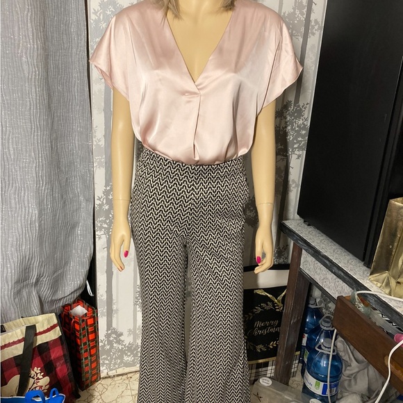Blush Colour Satin Low Cut Blouse size small - Picture 5 of 7